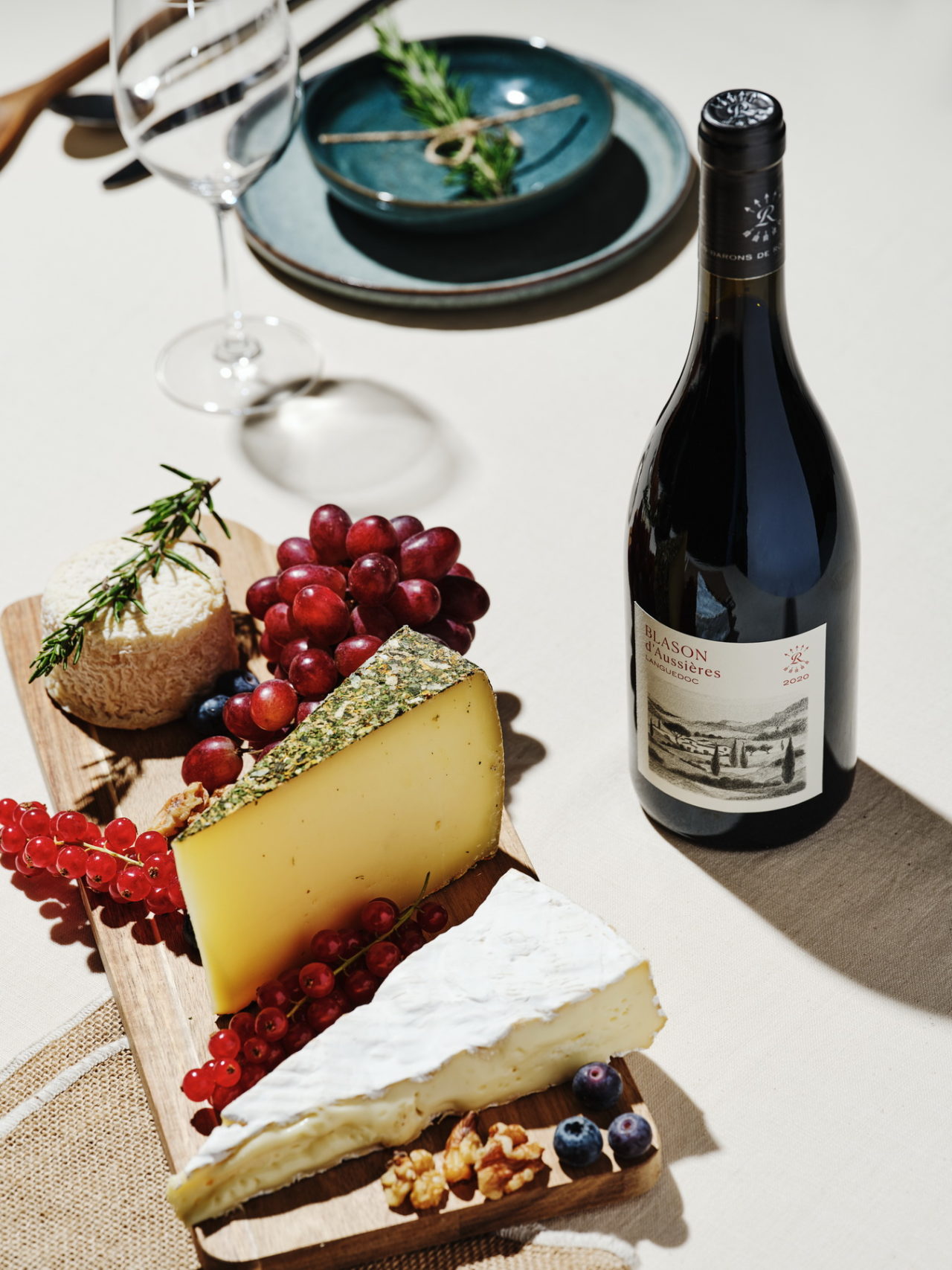Photographe vin Key Visual Blason d'Aussières